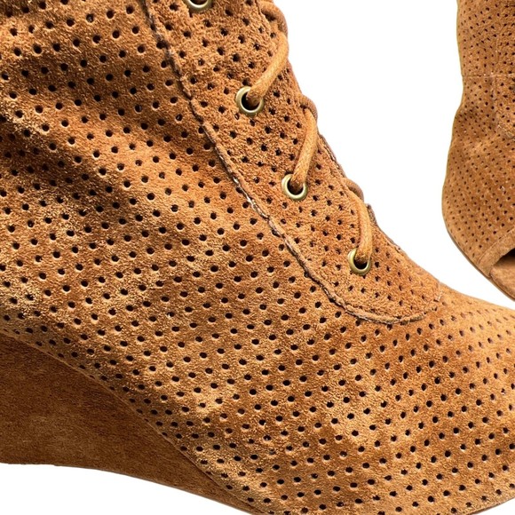Jeffrey Campbell Women's Sz 9.5 Suede Peep Toe Perforated Lace Up Wedge Bootie - Picture 5 of 11
